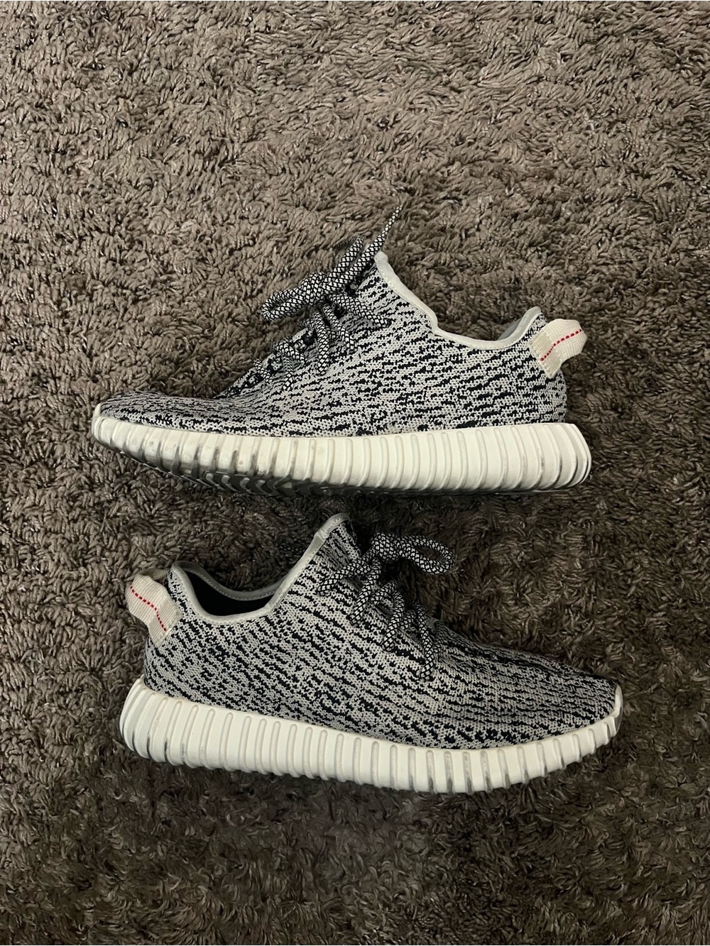 Adidas Yeezy boost 350 turtle dove 
Size 8.5